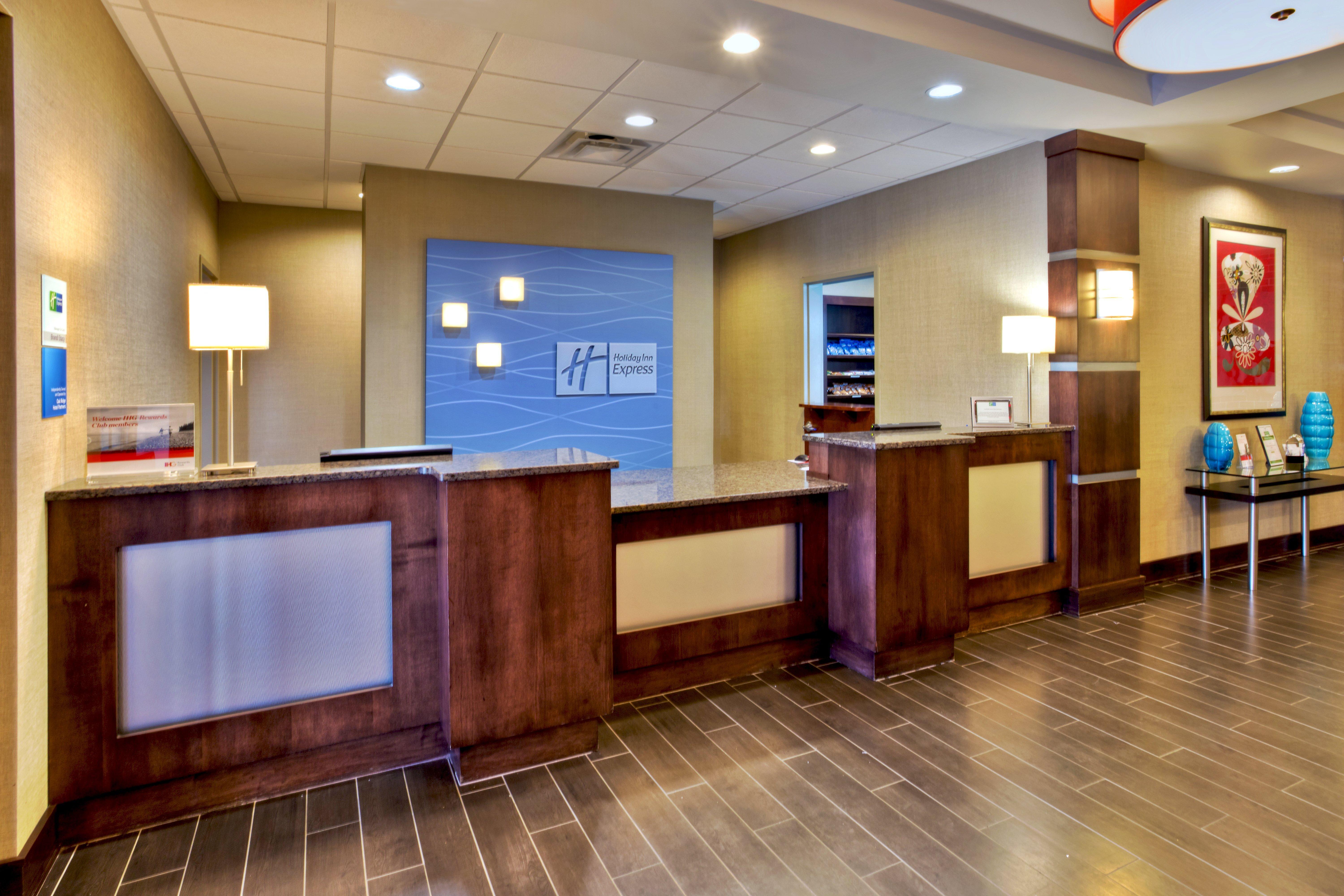 Holiday Inn Express & Suites Oak Ridge By Ihg Exterior foto